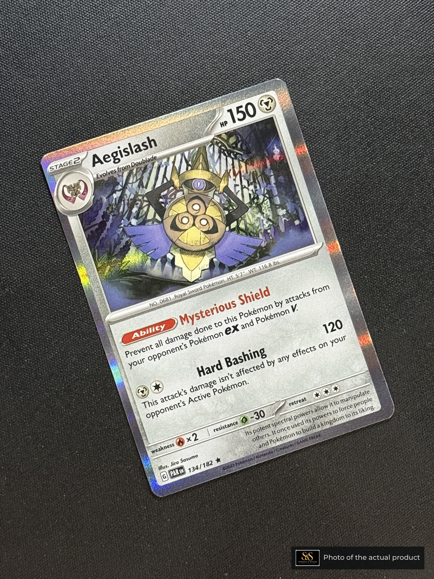 Aegislash — echte voorzijde