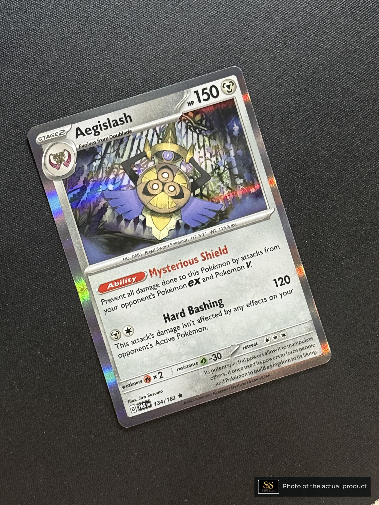 Aegislash — echte voorzijde